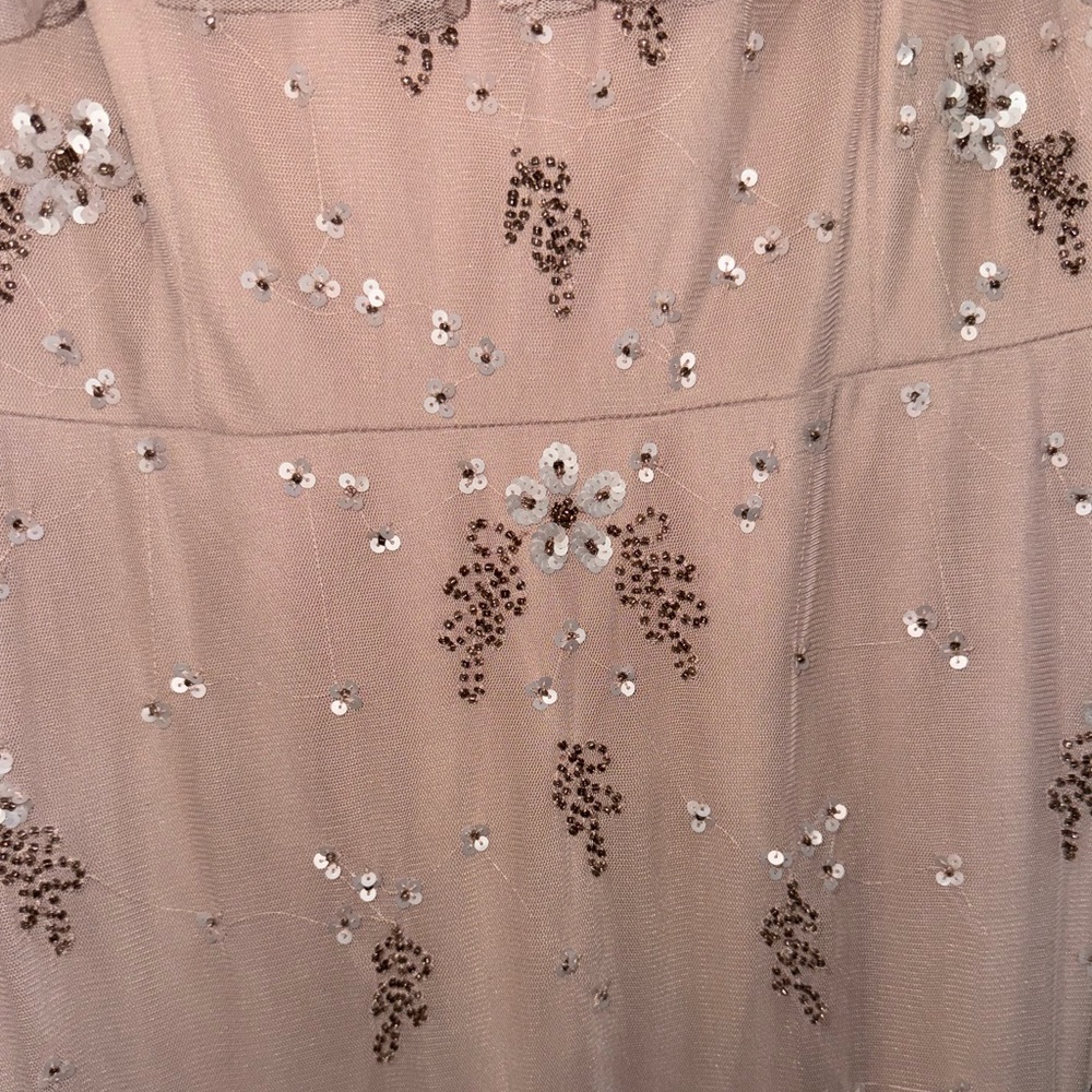 Gorgeous Formal Dress - Picture 4 of 7